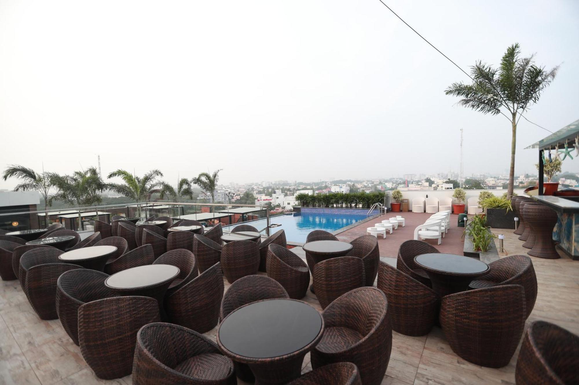 Hotel Park Elanza Madras Buitenkant foto